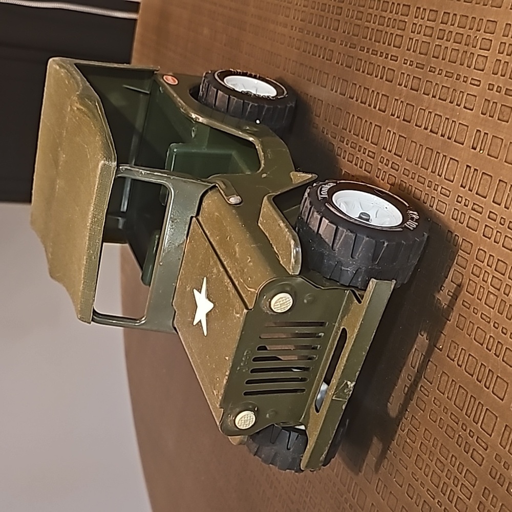 Vintage TONKA  Army Military Green JEEP Truck Pressed Metal 1970's